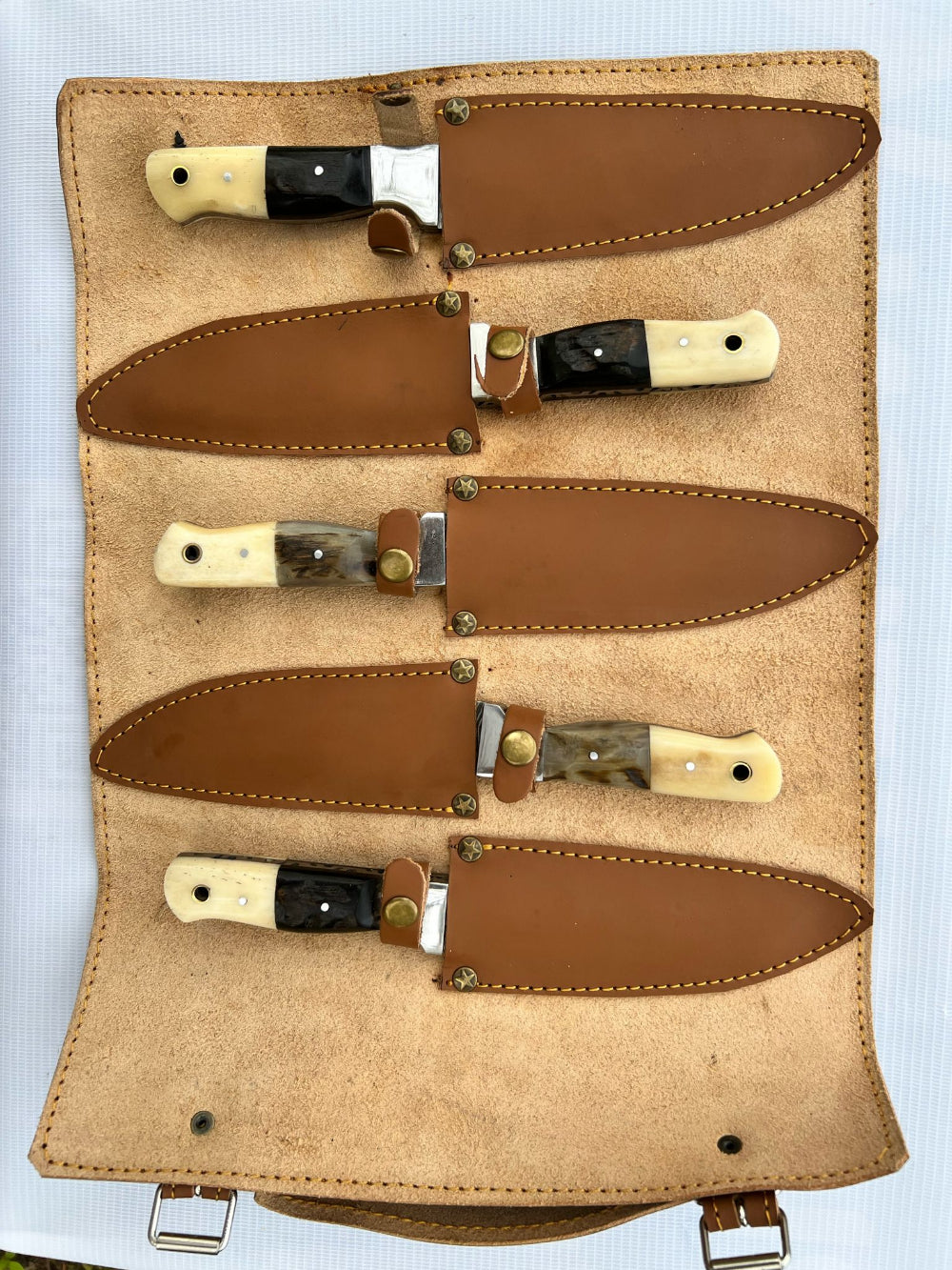 5-Piece Steak Set with Leather Roll – Bone & Horn Handles