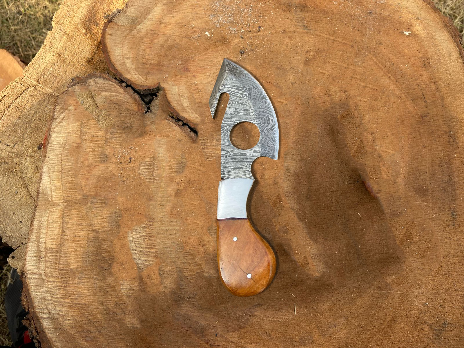 Damascus Steel Hook Knife with Wooden Handle – Precision Cutting Tool