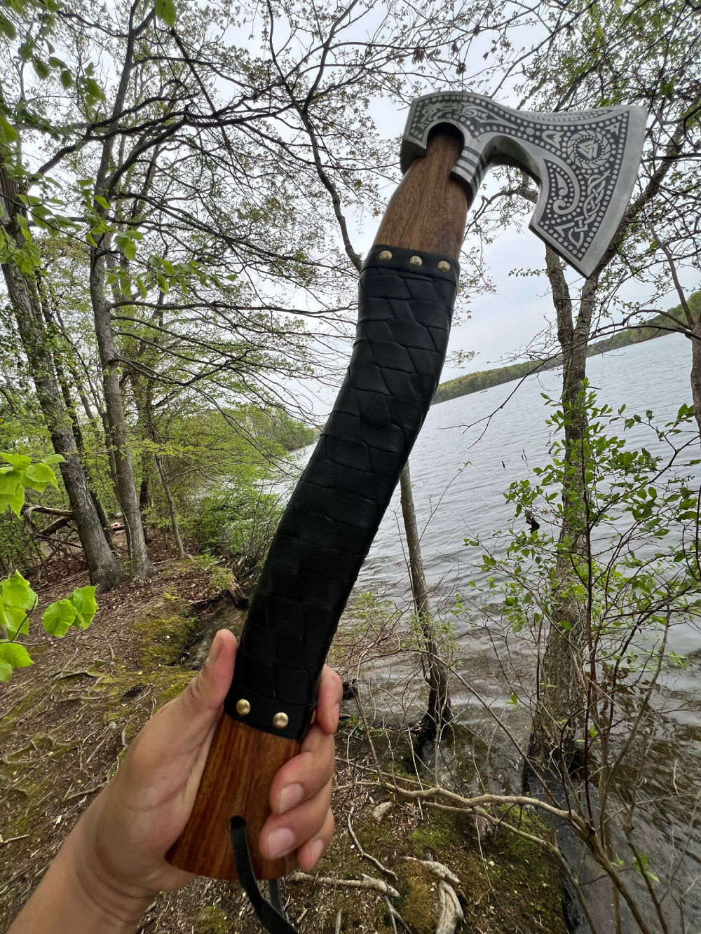 Handmade Viking Axe – Damascus Style Head and Leather Grip