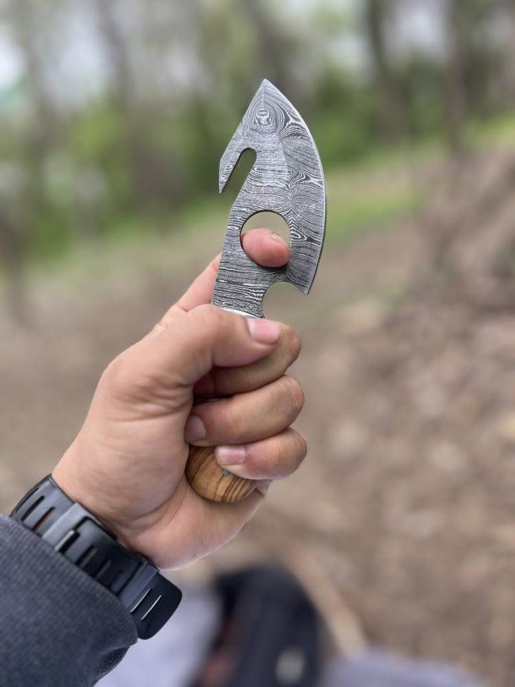 Damascus Steel Hook Knife with Wooden Handle – Precision Cutting Tool